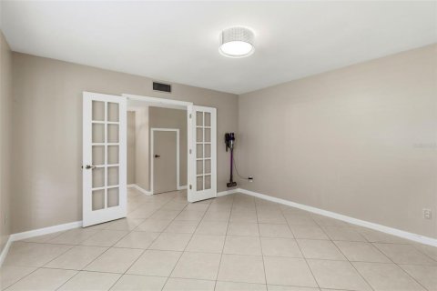 Casa en venta en Brandon, Florida, 4 dormitorios, 229 m2 № 2225469 - foto 10