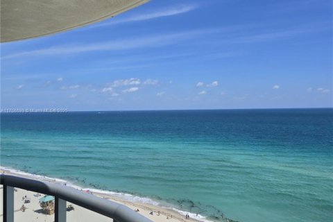 Copropriété à vendre à Sunny Isles Beach, Floride: 2 chambres, 111.58 m2 № 2260064 - photo 4