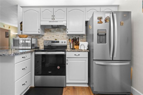 Купить виллу или дом в Купер-Сити, Флорида 2 спальни, 153.75м2, № 2066637 - фото 17