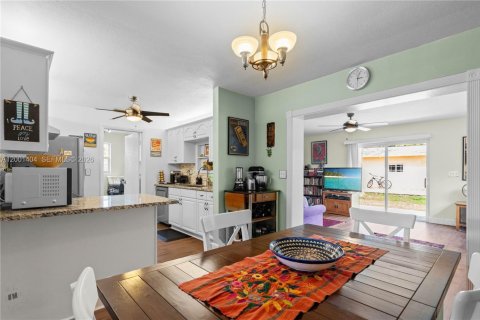 Купить виллу или дом в Купер-Сити, Флорида 2 спальни, 153.75м2, № 2066637 - фото 6