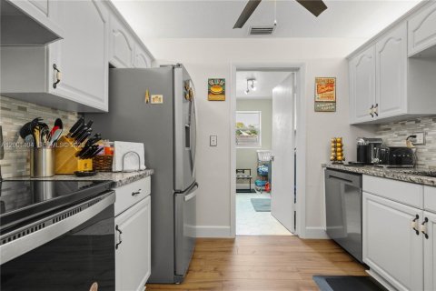 Купить виллу или дом в Купер-Сити, Флорида 2 спальни, 153.75м2, № 2066637 - фото 14