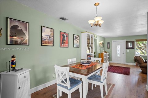 Купить виллу или дом в Купер-Сити, Флорида 2 спальни, 153.75м2, № 2066637 - фото 12