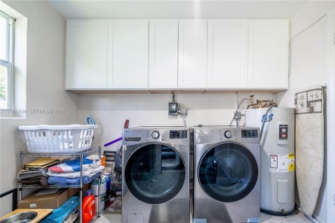 Купить виллу или дом в Купер-Сити, Флорида 2 спальни, 153.75м2, № 2066637 - фото 19