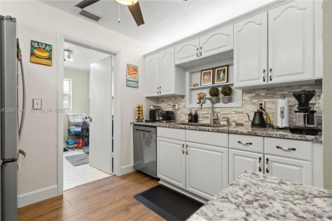 Купить виллу или дом в Купер-Сити, Флорида 2 спальни, 153.75м2, № 2066637 - фото 16