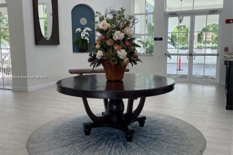 Снять в аренду таунхаус в Дорал, Флорида 3 спальни, 140.38м2, № 1951552 - фото 29