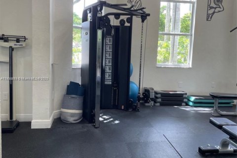 Снять в аренду таунхаус в Дорал, Флорида 3 спальни, 140.38м2, № 1951552 - фото 30