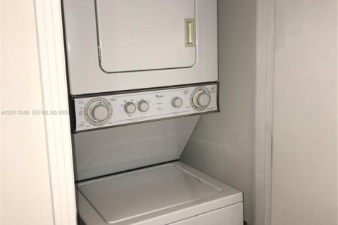 Copropriété à louer à Miami, Floride: 1 chambre, 61.04 m2 № 2076663 - photo 21