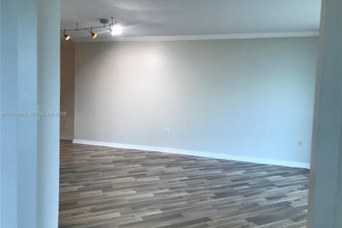 Copropriété à louer à Miami, Floride: 1 chambre, 61.04 m2 № 2076663 - photo 6