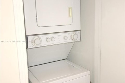 Copropriété à louer à Miami, Floride: 1 chambre, 61.04 m2 № 2076663 - photo 27