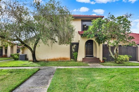 Casa en venta en Kissimmee, Florida, 3 dormitorios, 147.34 m2 № 1909823 - foto 1