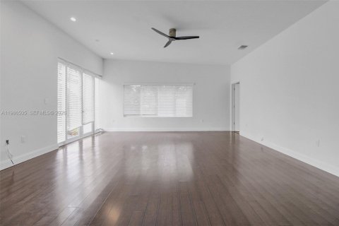 Villa ou maison à louer à Pinecrest, Floride: 6 chambres, 320.51 m2 № 2048230 - photo 28