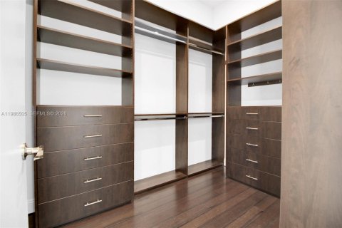 Villa ou maison à louer à Pinecrest, Floride: 6 chambres, 320.51 m2 № 2048230 - photo 26