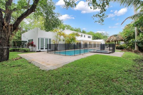 Villa ou maison à louer à Pinecrest, Floride: 6 chambres, 320.51 m2 № 2048230 - photo 10