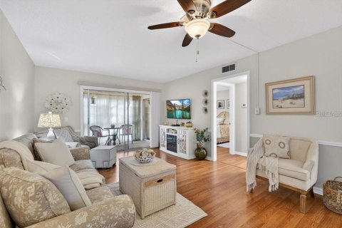 Copropriété à vendre à Tarpon Springs, Floride: 1 chambre, 62.15 m2 № 2156849 - photo 19