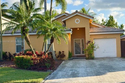 House in Miami, Florida 3 bedrooms, 136.01 sq.m. № 1982506