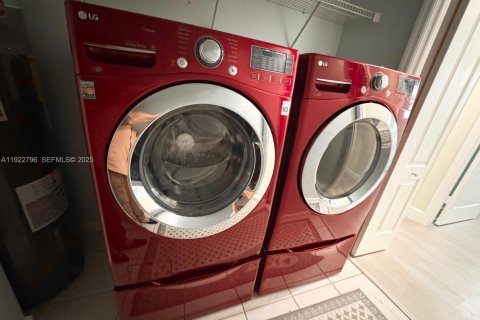 Villa ou maison à louer à Miami, Floride: 3 chambres, 136.01 m2 № 1982506 - photo 18