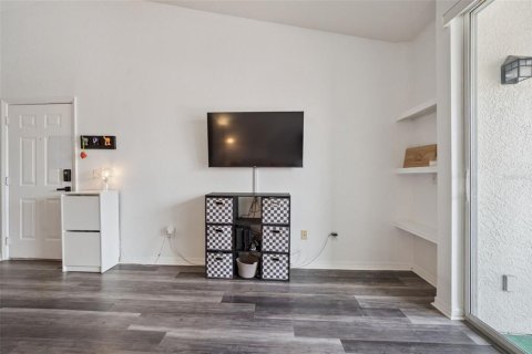 Condominio en venta en Orlando, Florida, 1 dormitorio, 62.43 m2 № 2200959 - foto 4