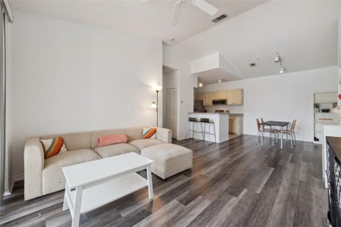 Condominio en venta en Orlando, Florida, 1 dormitorio, 62.43 m2 № 2200959 - foto 5