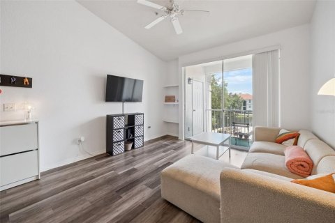 Condominio en venta en Orlando, Florida, 1 dormitorio, 62.43 m2 № 2200959 - foto 3
