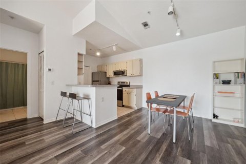 Condominio en venta en Orlando, Florida, 1 dormitorio, 62.43 m2 № 2200959 - foto 6