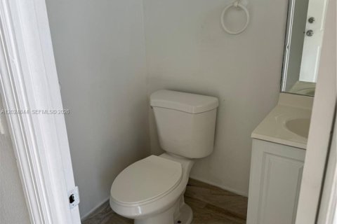 Copropriété à louer à North Miami Beach, Floride: 1 chambre, 73.58 m2 № 2257361 - photo 12