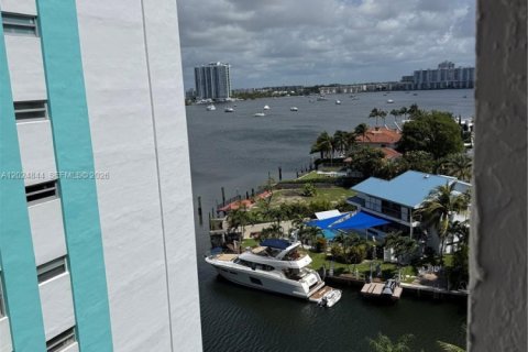 Copropriété à louer à North Miami Beach, Floride: 1 chambre, 73.58 m2 № 2257361 - photo 9