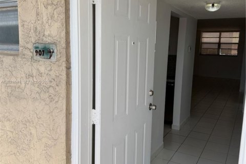 Copropriété à louer à North Miami Beach, Floride: 1 chambre, 73.58 m2 № 2257361 - photo 14
