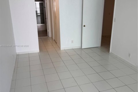 Copropriété à louer à North Miami Beach, Floride: 1 chambre, 73.58 m2 № 2257361 - photo 5