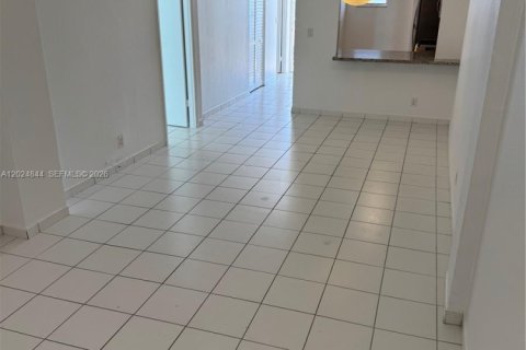Copropriété à louer à North Miami Beach, Floride: 1 chambre, 73.58 m2 № 2257361 - photo 10