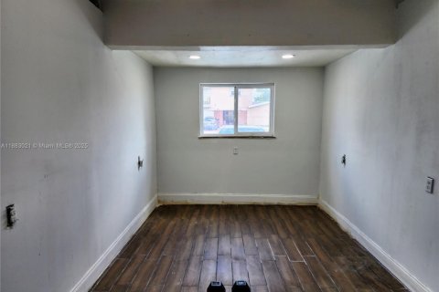 House in Lauderhill, Florida 4 bedrooms, 140.84 sq.m. № 1952265 - photo 27