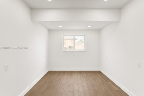 House in Lauderhill, Florida 4 bedrooms, 140.84 sq.m. № 1952265 - photo 26