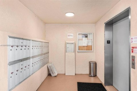 Condo in Boca Raton, Florida, 2 bedrooms  № 2002216 - photo 29