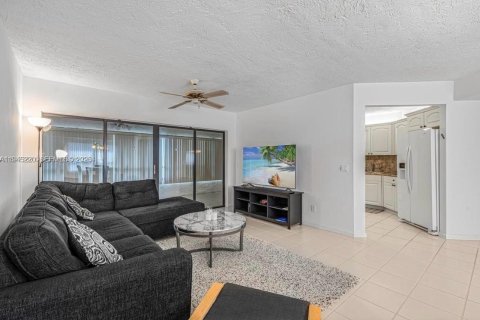 Condo in Boca Raton, Florida, 2 bedrooms  № 2002216 - photo 6