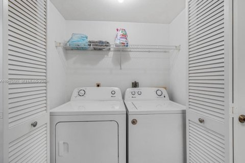 Condo in Boca Raton, Florida, 2 bedrooms  № 2002216 - photo 28