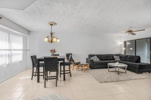 Condo in Boca Raton, Florida, 2 bedrooms  № 2002216 - photo 5