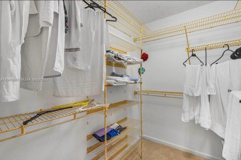 Condo in Boca Raton, Florida, 2 bedrooms  № 2002216 - photo 23