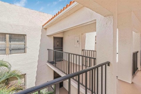 Condo in Boca Raton, Florida, 2 bedrooms  № 2002216 - photo 2