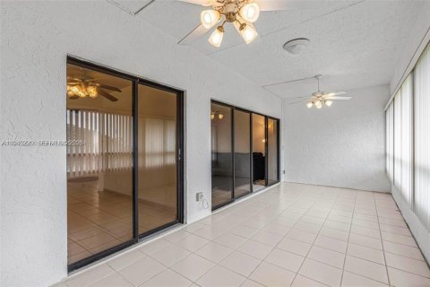Condo in Boca Raton, Florida, 2 bedrooms  № 2002216 - photo 14