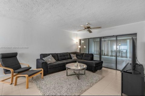 Condo in Boca Raton, Florida, 2 bedrooms  № 2002216 - photo 7