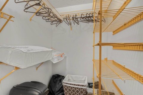 Condo in Boca Raton, Florida, 2 bedrooms  № 2002216 - photo 24