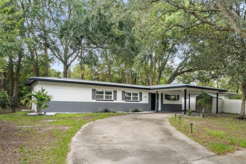 House in Gainesville, Florida 2 bedrooms, 83.98 sq.m. № 2352300