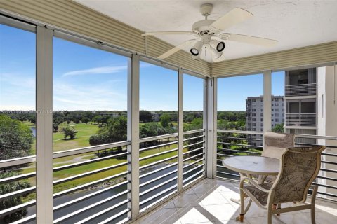 Купить кондоминиум в Помпано-Бич, Флорида 2 спальни, 112.97м2, № 2000012 - фото 20