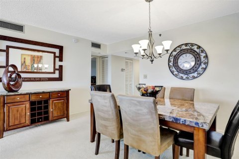 Купить кондоминиум в Помпано-Бич, Флорида 2 спальни, 112.97м2, № 2000012 - фото 13