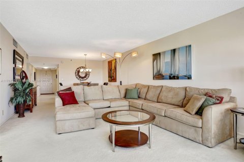 Купить кондоминиум в Помпано-Бич, Флорида 2 спальни, 112.97м2, № 2000012 - фото 16