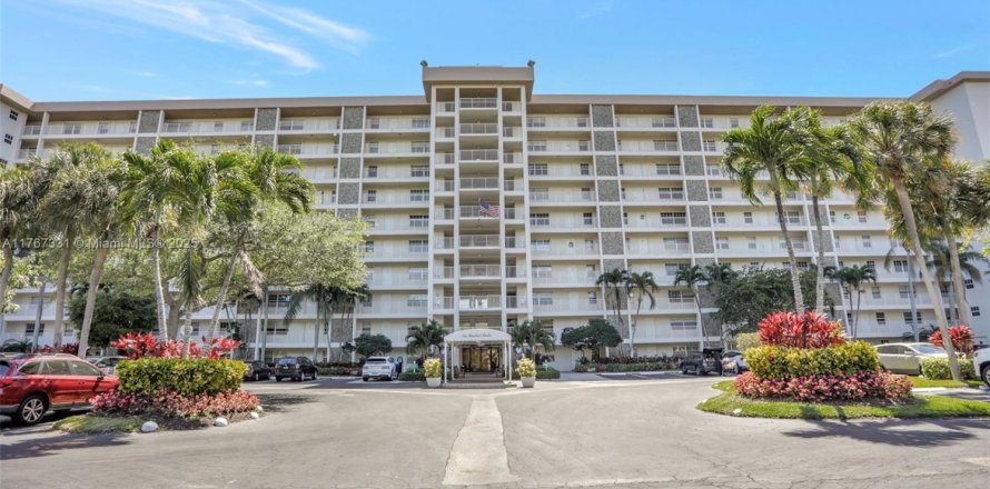 Кондоминиум с 2 спальнями в Помпано-Бич, Флорида № 2000012