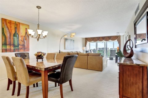 Купить кондоминиум в Помпано-Бич, Флорида 2 спальни, 112.97м2, № 2000012 - фото 10