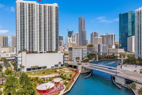 Appartement à louer à Miami, Floride: 2 chambres, 97.36 m2 № 2046307 - photo 4