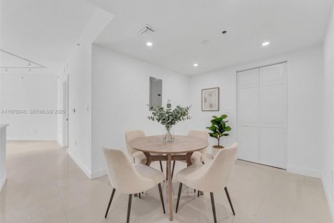 Appartement à louer à Miami, Floride: 2 chambres, 97.36 m2 № 2046307 - photo 14