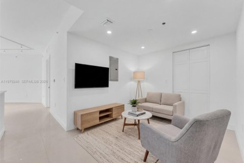 Appartement à louer à Miami, Floride: 2 chambres, 97.36 m2 № 2046307 - photo 15