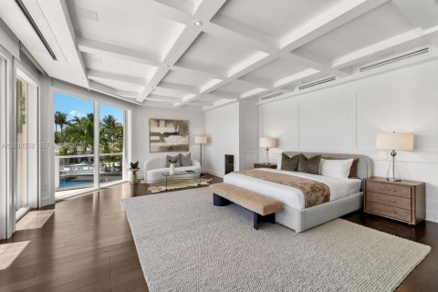Casa en alquiler en Miami Beach, Florida, 6 dormitorios, 616.59 m2 № 2085887 - foto 17